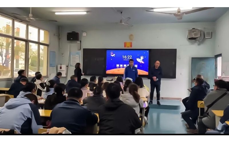 壹創(chuàng  )文化 ｜“不負春光，不負客戶(hù)”，壹創(chuàng  )技術(shù)部走進(jìn)豐城中專(zhuān)做培訓指導服務(wù)